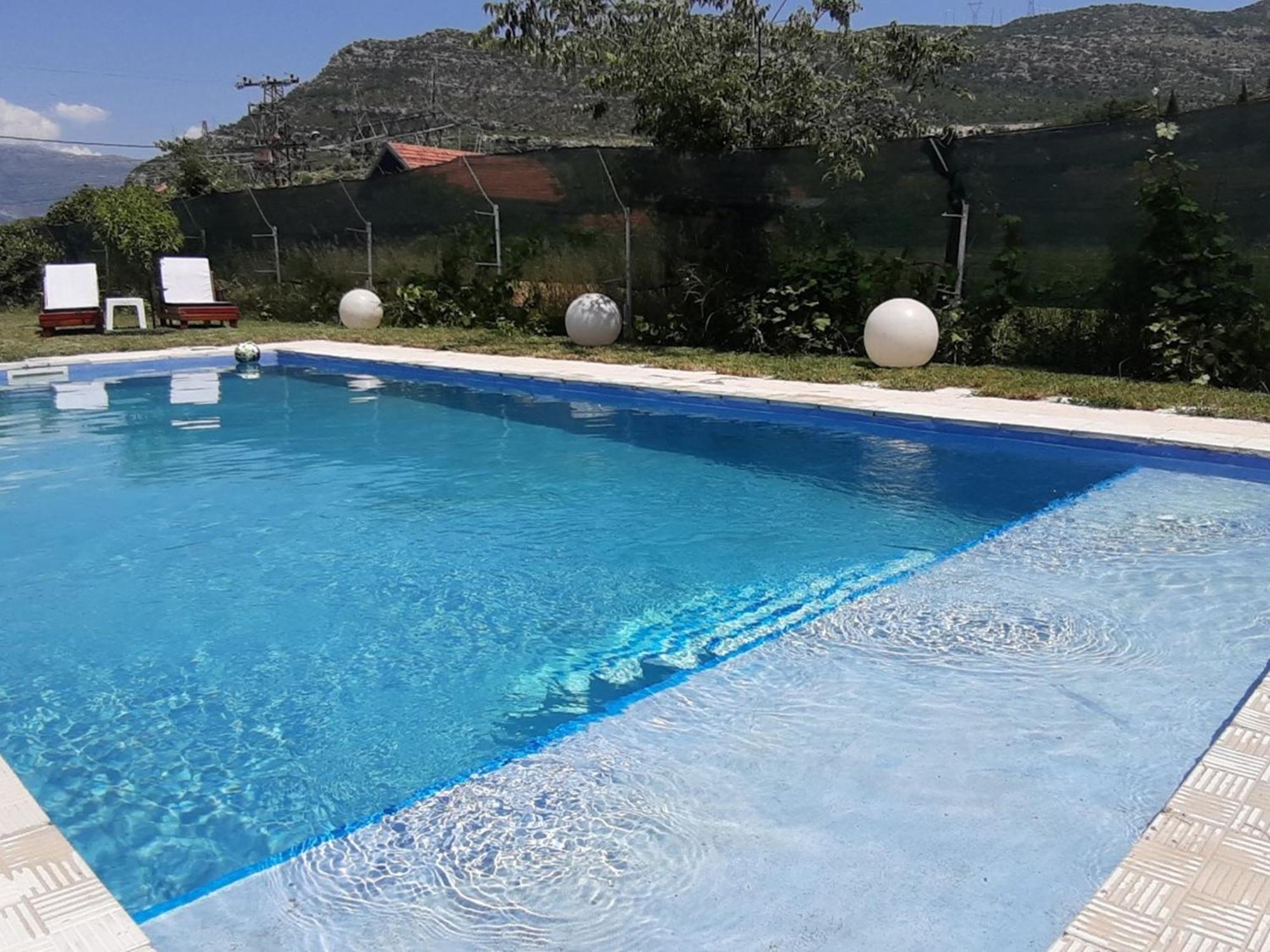 Apartment Merona With Swimming Pool Trebinje Rum bild